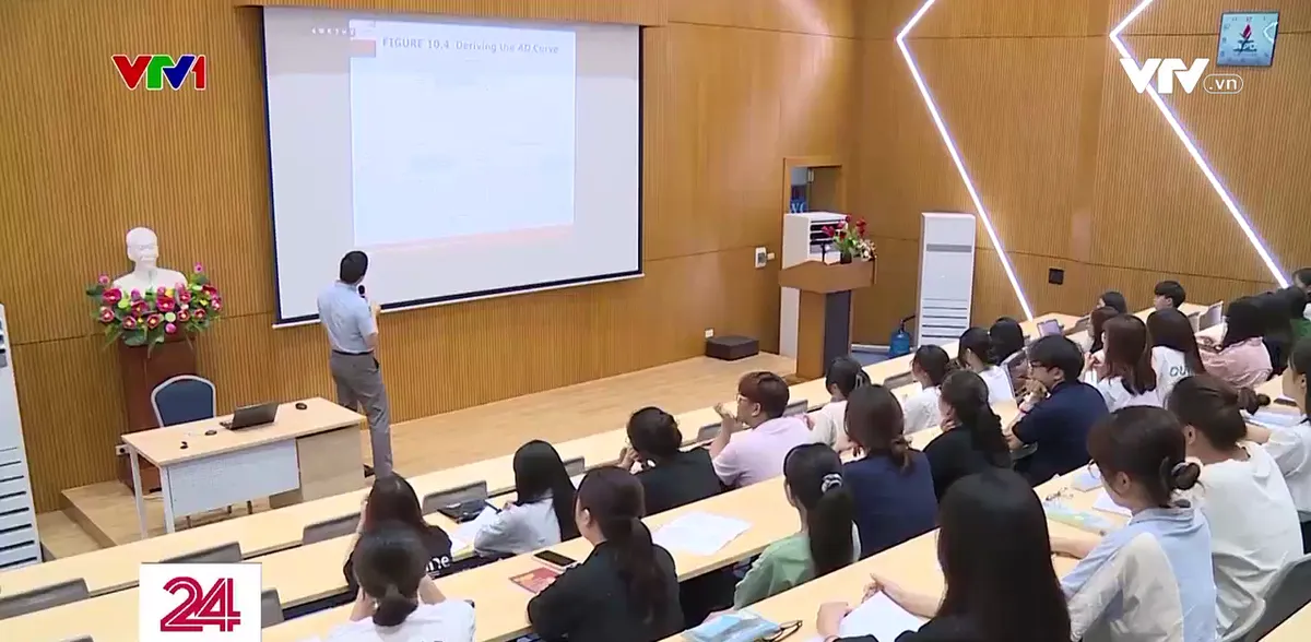 Hiểu đ&uacute;ng về việc bỏ chương tr&igrave;nh chất lượng cao ở đại học - Ảnh 1.