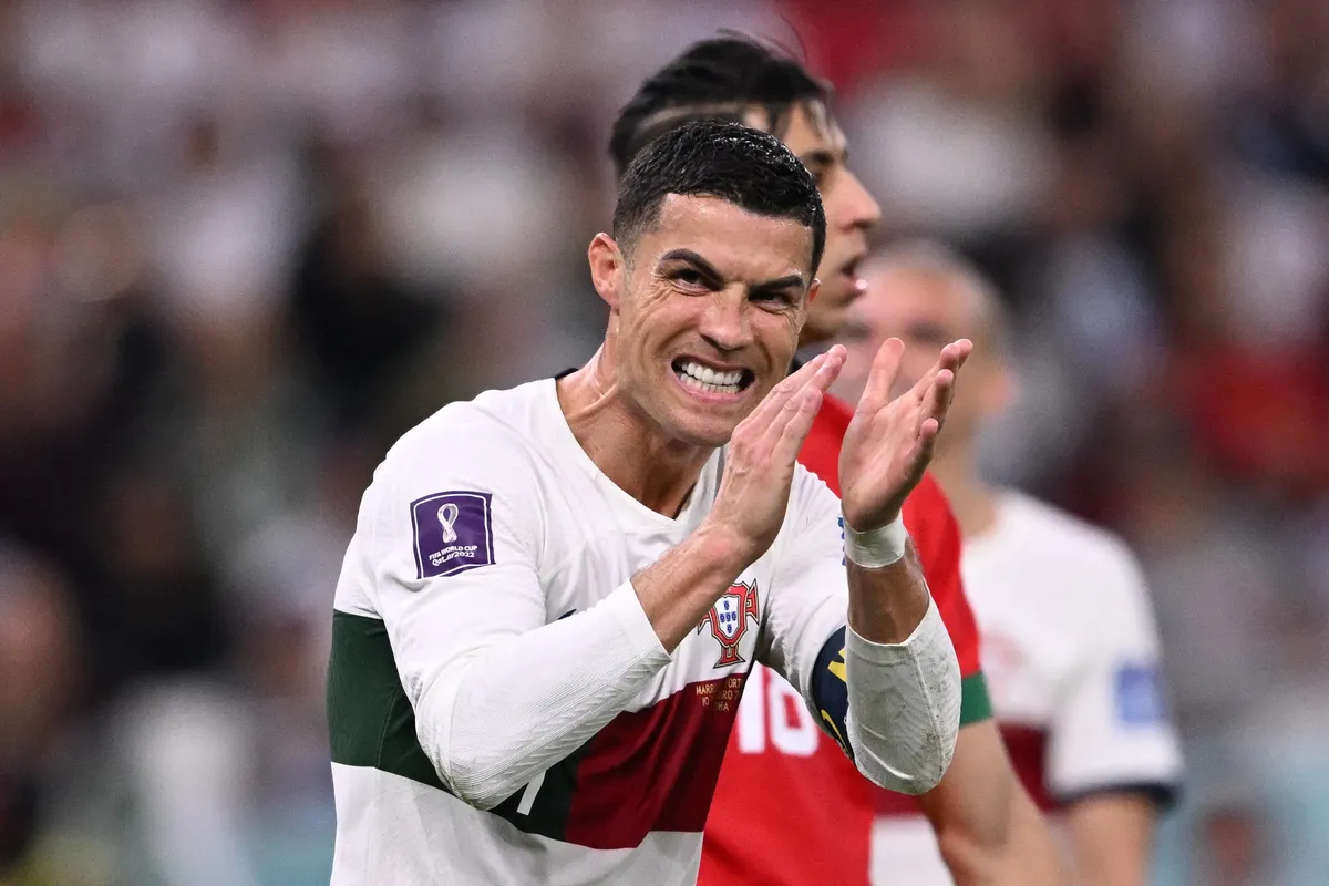 Ronaldo: &ldquo;T&ocirc;i kh&ocirc;ng theo đuổi những kỷ lục, ch&uacute;ng theo đuổi t&ocirc;i&rdquo; - Ảnh 1.