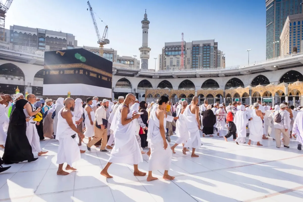 Bắt đầu lễ hành hương Hajj lớn nhất của người Hồi giáo - Ảnh 1.