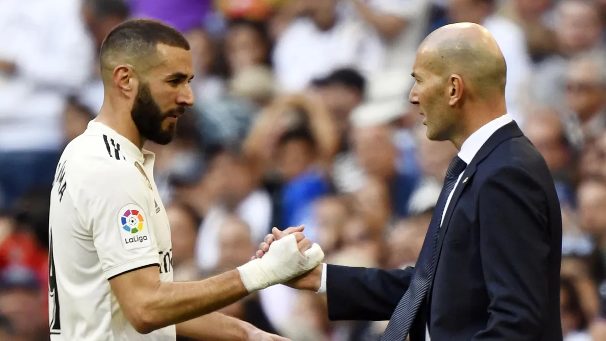 Zinedine Zidane rất th&iacute;ch Benzema - Ảnh 1.