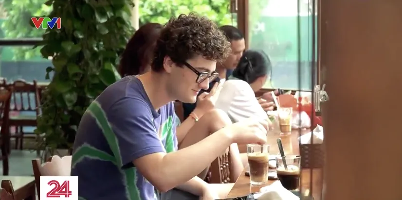 Trải nghiệm du lịch một m&igrave;nh tại H&agrave; Nội của kh&aacute;ch nước ngo&agrave;i - Ảnh 2.