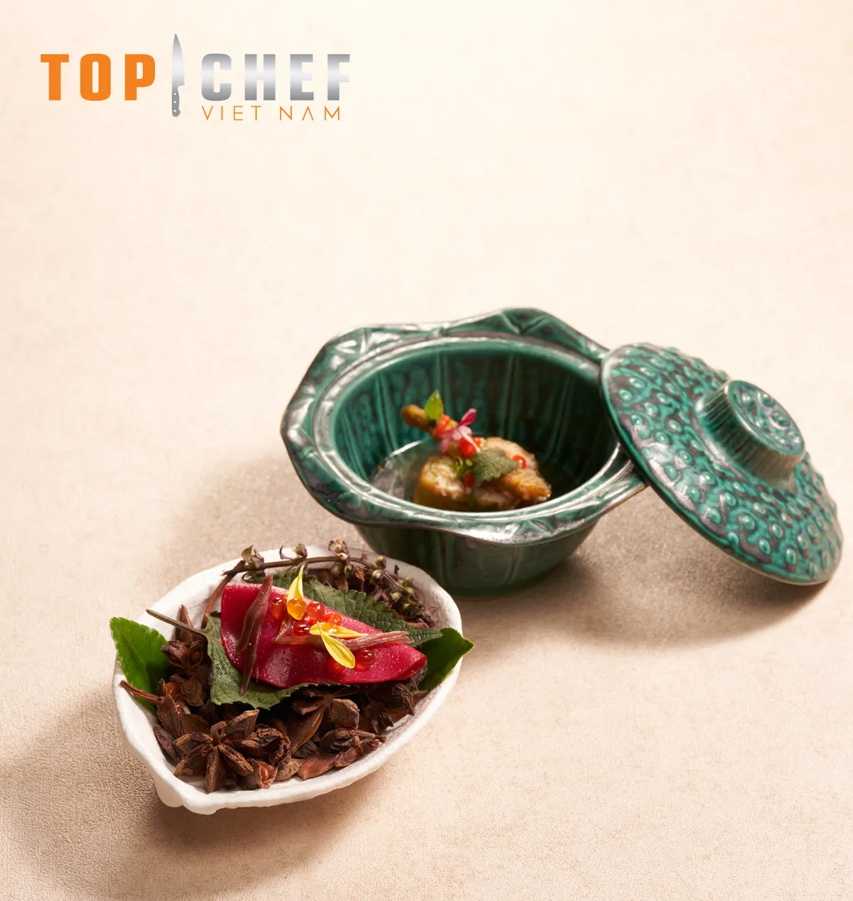 Top Chef Việt Nam 2023 - Tập 3: Thử thách nấu món phở ăn không dùng đũa, 2 đầu bếp gói dao ra về - Ảnh 10.