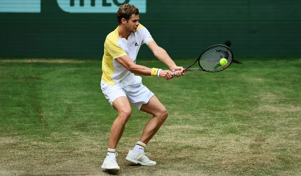 Stefanos Tsitsipas dừng bước tại vòng 2 Mallorca mở rộng - Ảnh 1. Stefanos Tsitsipas dừng bước tại vòng 2 Mallorca mở rộng - Ảnh 1.