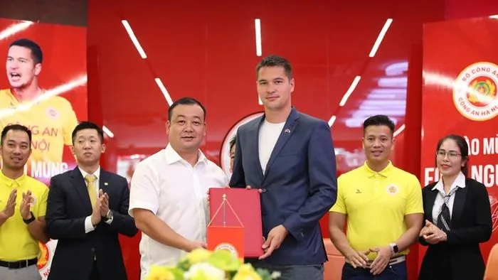 Filip Nguyễn ra mắt CLB Công an Hà Nội - Ảnh 3. Filip Nguyễn ra mắt CLB Công an Hà Nội - Ảnh 3.