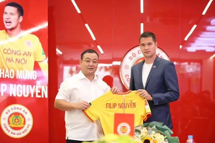 Filip Nguyễn ra mắt CLB Công an Hà Nội - Ảnh 2. Filip Nguyễn ra mắt CLB Công an Hà Nội - Ảnh 2.