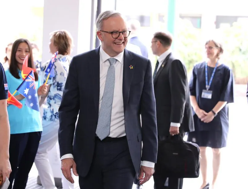 Thủ tướng Phạm Minh Chính cùng Thủ tướng Australia Anthony Albanese nhận áo đấu của ĐT nữ Việt Nam - Ảnh 2. Thủ tướng Phạm Minh Chính cùng Thủ tướng Australia Anthony Albanese nhận áo đấu của ĐT nữ Việt Nam - Ảnh 2.