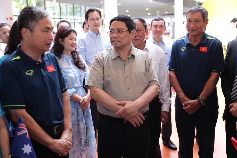 Thủ tướng Phạm Minh Chính cùng Thủ tướng Australia Anthony Albanese nhận áo đấu của ĐT nữ Việt Nam - Ảnh 9. Thủ tướng Phạm Minh Chính cùng Thủ tướng Australia Anthony Albanese nhận áo đấu của ĐT nữ Việt Nam - Ảnh 9.