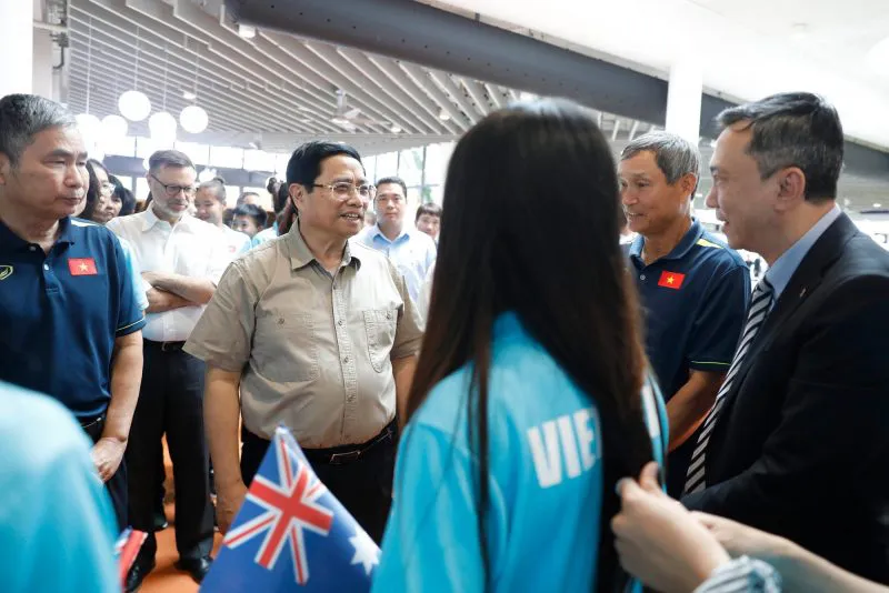 Thủ tướng Phạm Minh Chính cùng Thủ tướng Australia Anthony Albanese nhận áo đấu của ĐT nữ Việt Nam - Ảnh 8. Thủ tướng Phạm Minh Chính cùng Thủ tướng Australia Anthony Albanese nhận áo đấu của ĐT nữ Việt Nam - Ảnh 8.
