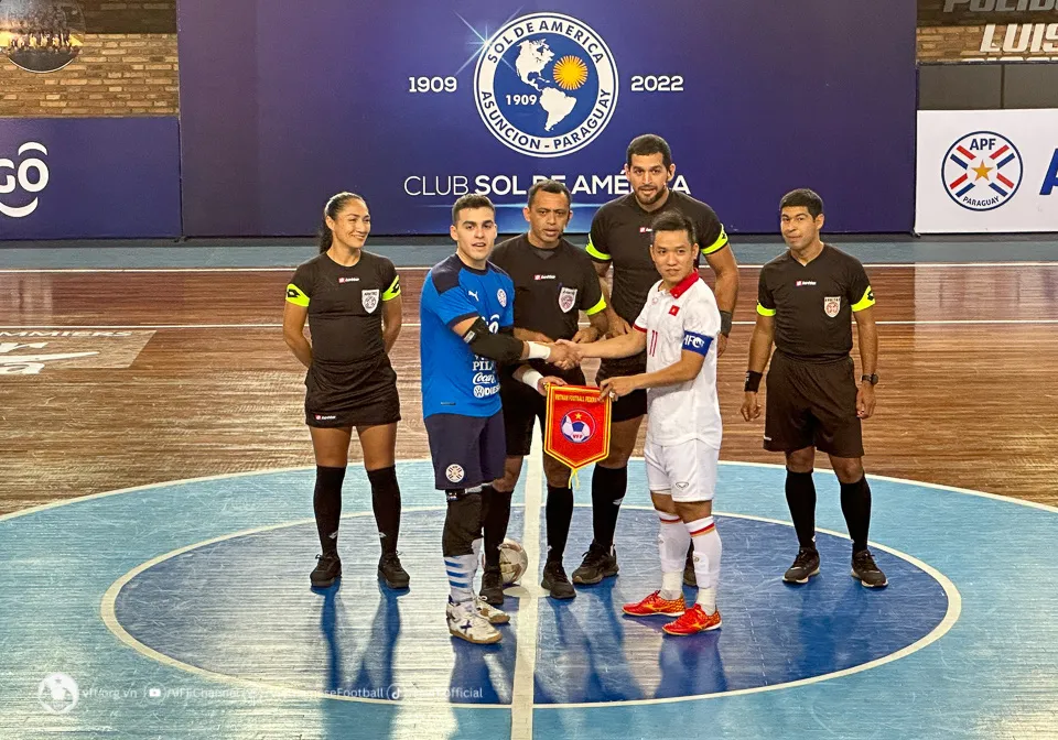 ĐT futsal Việt Nam thua sát nút chủ nhà Paraguay trong trận giao hữu đầu tiên - Ảnh 1. ĐT futsal Việt Nam thua sát nút chủ nhà Paraguay trong trận giao hữu đầu tiên - Ảnh 1.