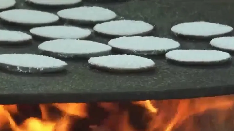 Cuba nỗ lực đưa m&oacute;n b&aacute;nh sắn th&agrave;nh di sản - Ảnh 1.