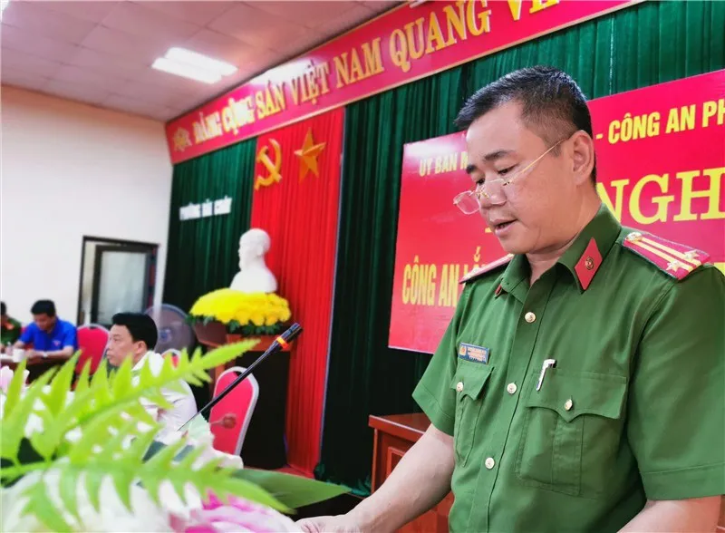 Thiếu tướng Đinh Văn Nơi cách chức Trưởng Công an phường Bãi Cháy thiếu chuẩn mực với dân  - Ảnh 1.