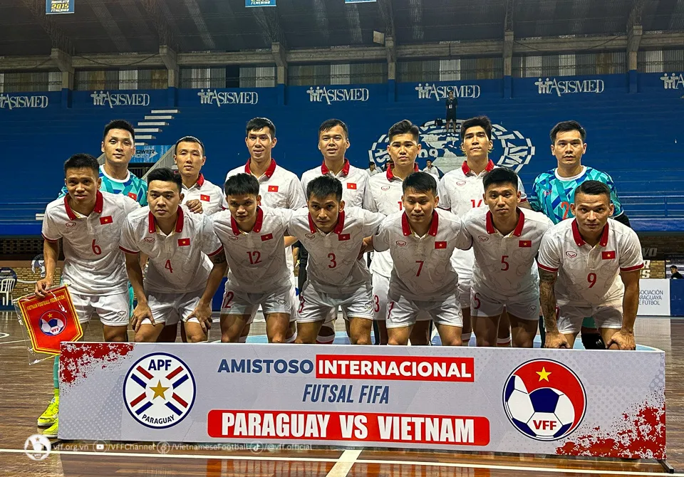 ĐT futsal Việt Nam hòa kịch tính Paraguay sau khi bị dẫn trước 3 bàn - Ảnh 2. ĐT futsal Việt Nam hòa kịch tính Paraguay sau khi bị dẫn trước 3 bàn - Ảnh 2.
