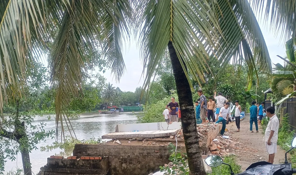 T&igrave;nh h&igrave;nh sạt lở diễn biến phức tạp tại Hậu Giang - Ảnh 1.