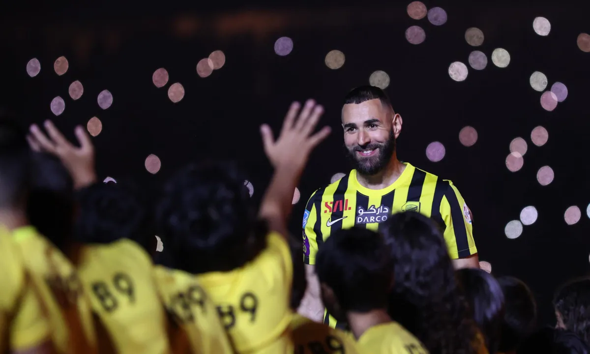 Benzema ra mắt Al Ittihad trong buổi lễ hoành tráng - Ảnh 1. Benzema ra mắt Al Ittihad trong buổi lễ hoành tráng - Ảnh 1.