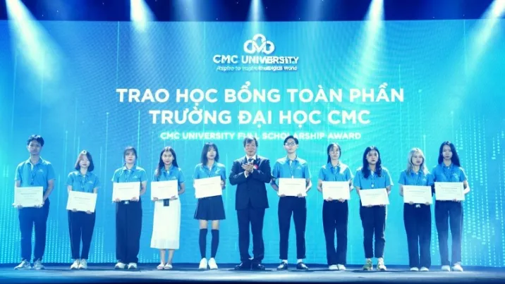 Nhiều trường đại học ưu đãi học phí cho tân sinh viên - Ảnh 1.