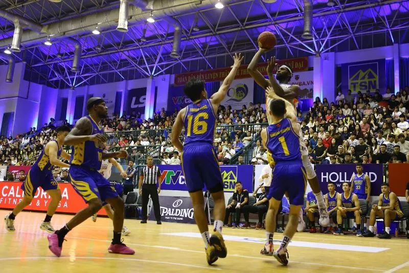 VBA 2023 - Game 25: Khi Ho Chi Minh City Wings lâm vào cảnh bất lợi... - Ảnh 1. VBA 2023 - Game 25: Khi Ho Chi Minh City Wings lâm vào cảnh bất lợi... - Ảnh 1.