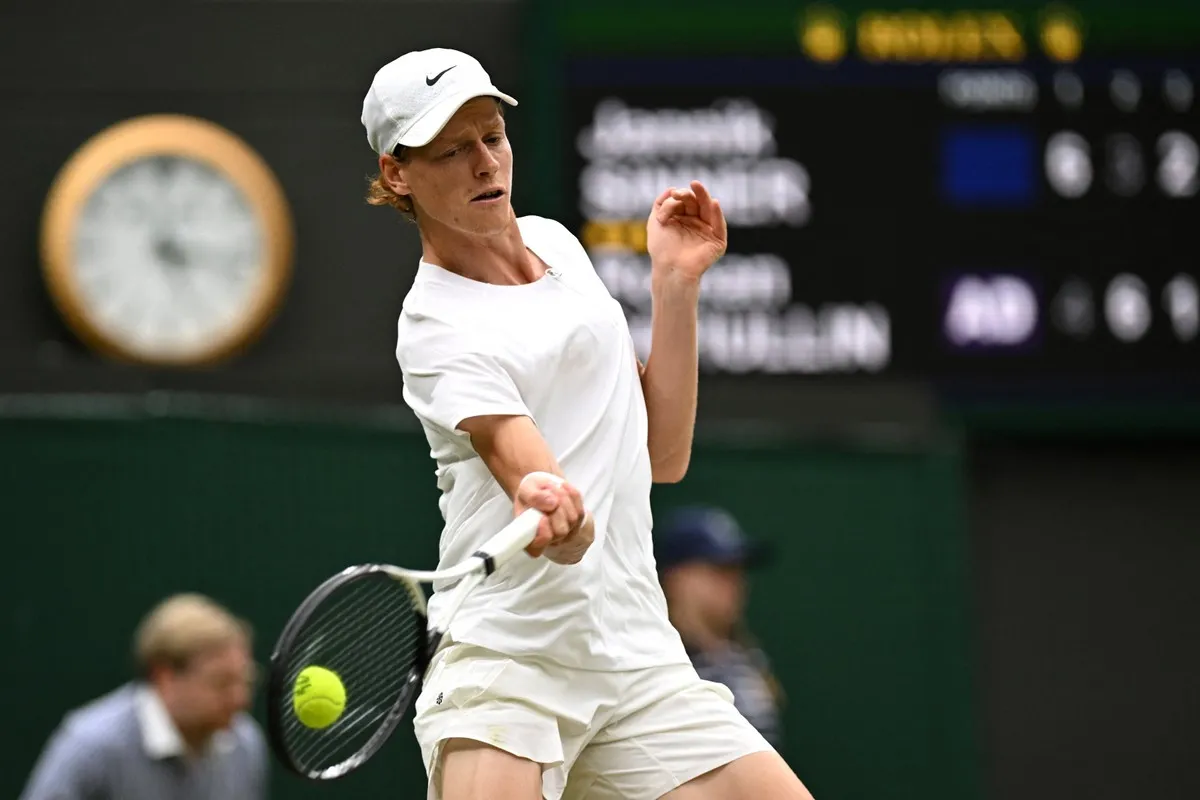 Jannik Sinner lần đầu tiên vào bán kết Grand Slam - Ảnh 1. Jannik Sinner lần đầu tiên vào bán kết Grand Slam - Ảnh 1.