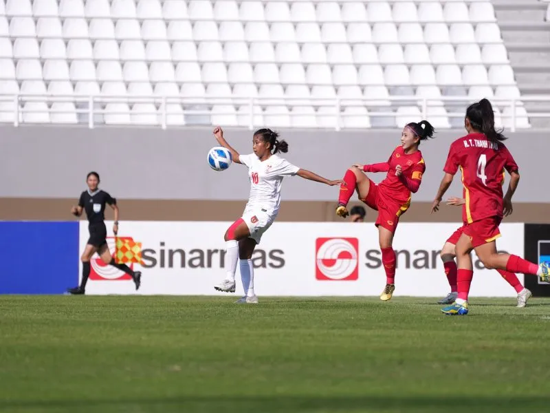 Thầy trò HLV Akira vào chung kết giải U19 nữ Đông Nam Á 2023 - Ảnh 2. Thầy trò HLV Akira vào chung kết giải U19 nữ Đông Nam Á 2023 - Ảnh 2.