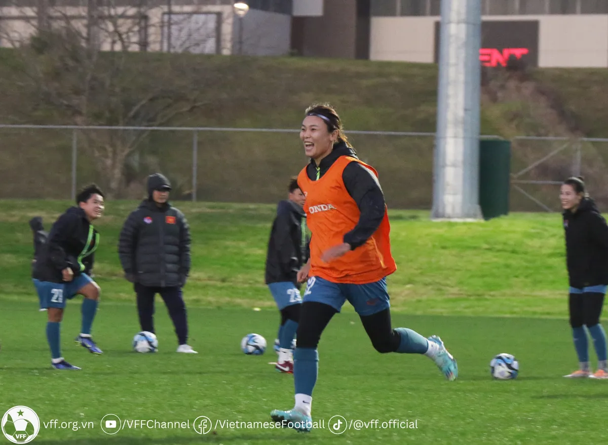 FIFA cung cấp các trang thiết bị phục vụ thi đấu tới ĐT nữ Việt Nam - Ảnh 4. FIFA cung cấp các trang thiết bị phục vụ thi đấu tới ĐT nữ Việt Nam - Ảnh 4.