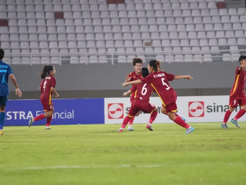 U19 nữ Việt Nam giành ngôi Á quân tại giải U19 nữ Đông Nam Á 2023 - Ảnh 2. U19 nữ Việt Nam giành ngôi Á quân tại giải U19 nữ Đông Nam Á 2023 - Ảnh 2.