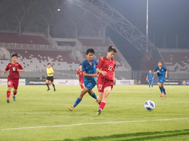 U19 nữ Việt Nam giành ngôi Á quân tại giải U19 nữ Đông Nam Á 2023 - Ảnh 1. U19 nữ Việt Nam giành ngôi Á quân tại giải U19 nữ Đông Nam Á 2023 - Ảnh 1.
