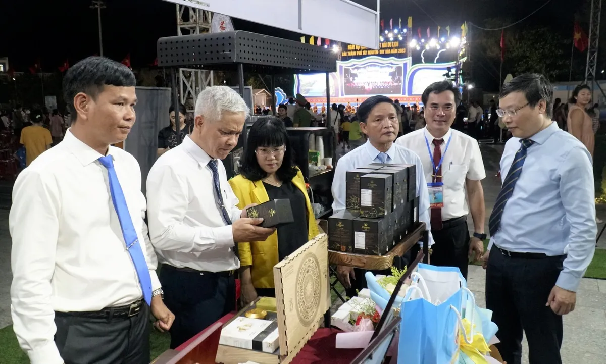 Kết nối du lịch Phú Yên và các tỉnh Tây Nguyên - Ảnh 2.