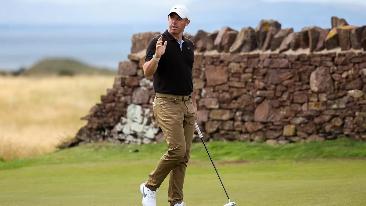 Rory McIlroy dẫn đầu sau vòng 3 giải golf Scotland Mở rộng 2023 - Ảnh 1. Rory McIlroy dẫn đầu sau vòng 3 giải golf Scotland Mở rộng 2023 - Ảnh 1.