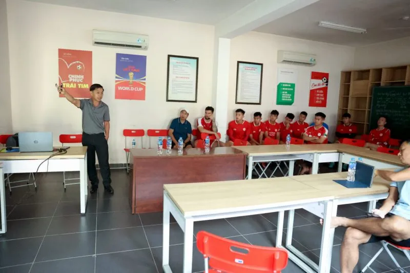 Dự kiến áp dụng VAR tại 3 đến 5 trận đấu V.League 1-2023 - Ảnh 2.