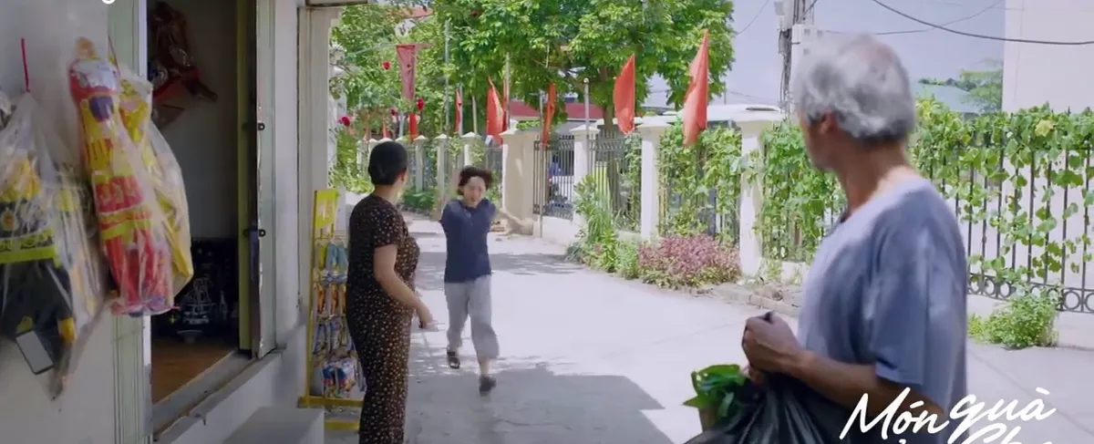 M&oacute;n qu&agrave; của cha - Tập 3: Đang chụp ảnh cho bạn, Hiếu ph&aacute;t hiện x&aacute;c chết trong khung h&igrave;nh - Ảnh 3.