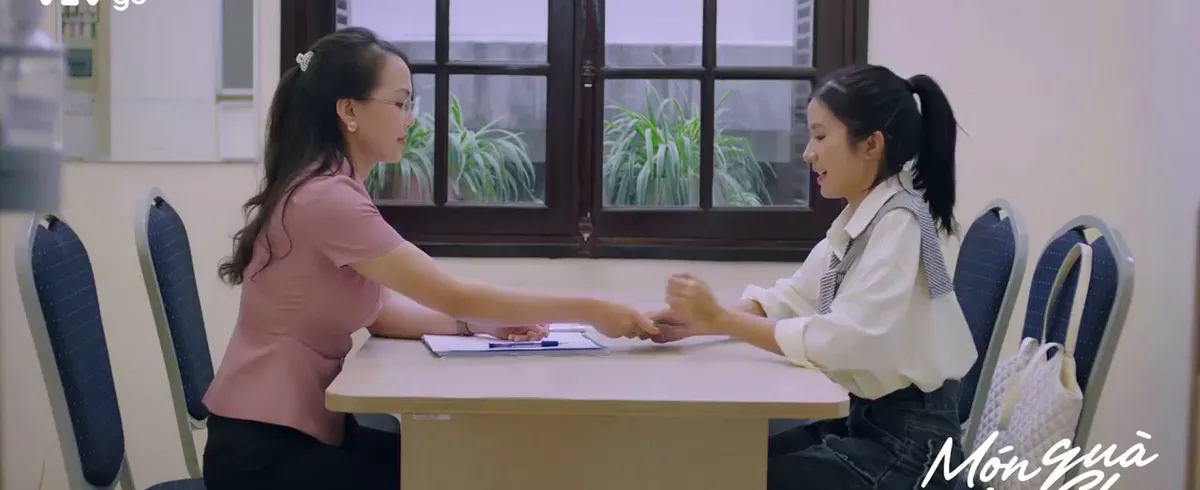 M&oacute;n qu&agrave; của cha - Tập 3: Thảo bị c&ocirc; gi&aacute;o quỵt tiền lương? - Ảnh 2.