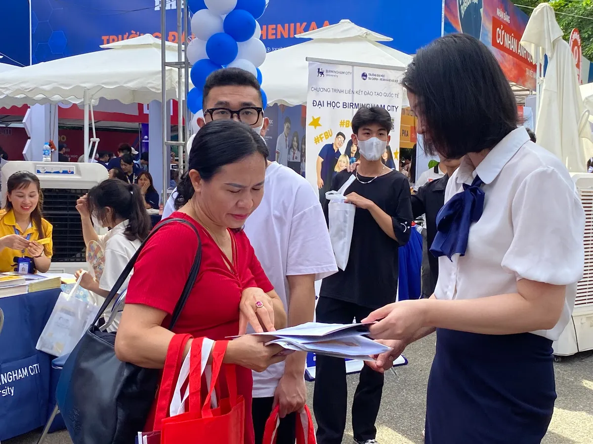 Ngày hội “Lựa chọn nguyện vọng” 2023: Thí sinh hiểu rõ hơn về ngành học đăng ký xét tuyển - Ảnh 14.