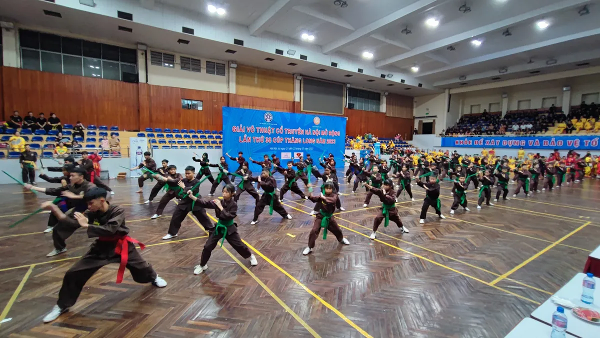 Khí thế hào hùng tại giải Võ thuật cổ truyền Hà Nội mở rộng lần thứ 38 - Cúp Thăng Long năm 2023 - Ảnh 1. Khí thế hào hùng tại giải Võ thuật cổ truyền Hà Nội mở rộng lần thứ 38 - Cúp Thăng Long năm 2023 - Ảnh 1.