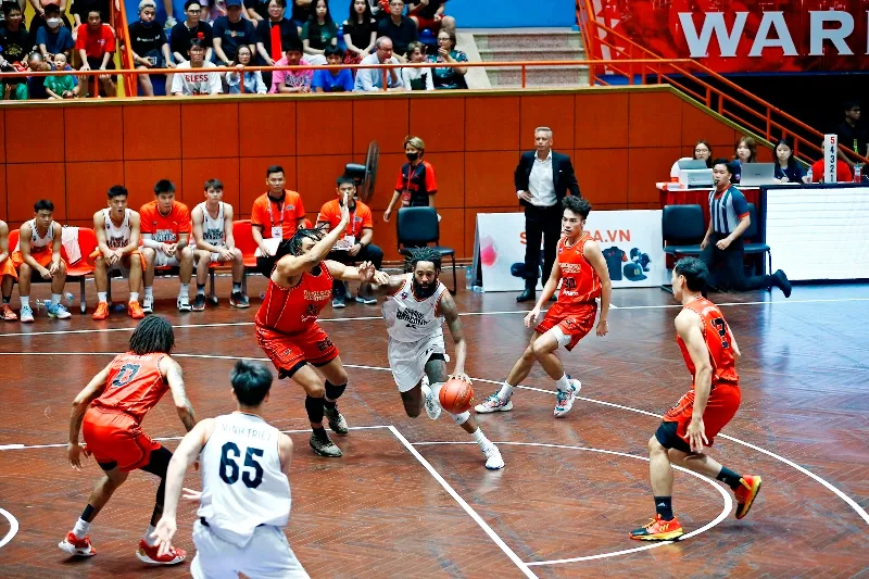 VBA 2023 - Game 32: Chiến thắng để trở lại - Ảnh 4. VBA 2023 - Game 32: Chiến thắng để trở lại - Ảnh 4.