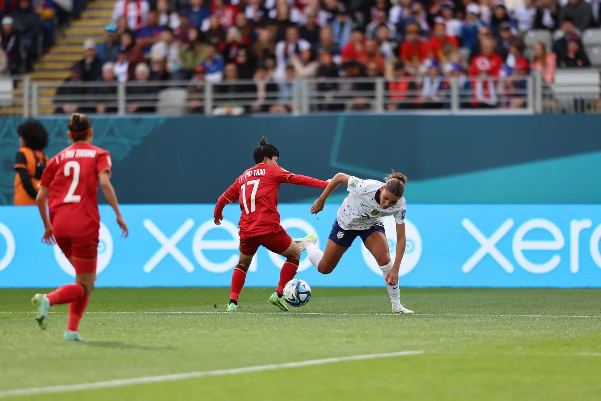 ĐT Mỹ 3-0 ĐT Việt Nam: Kiên cường các cô gái Việt Nam - Ảnh 2. ĐT Mỹ 3-0 ĐT Việt Nam: Kiên cường các cô gái Việt Nam - Ảnh 2.
