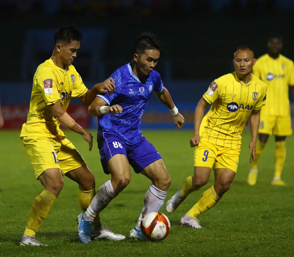 Lịch thi đấu vòng 2 GĐ 2 V.League 2023, ngày 23/7: Căng thẳng chung kết ngược - Ảnh 2. Lịch thi đấu vòng 2 GĐ 2 V.League 2023, ngày 23/7: Căng thẳng chung kết ngược - Ảnh 2.