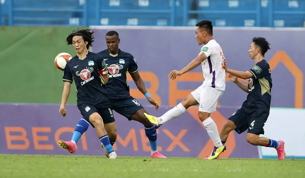 Vòng 2 gian đoạn 2 V.League 2023 | Biến động ở 2 đầu bảng xếp hạng - Ảnh 3. Vòng 2 gian đoạn 2 V.League 2023 | Biến động ở 2 đầu bảng xếp hạng - Ảnh 3.