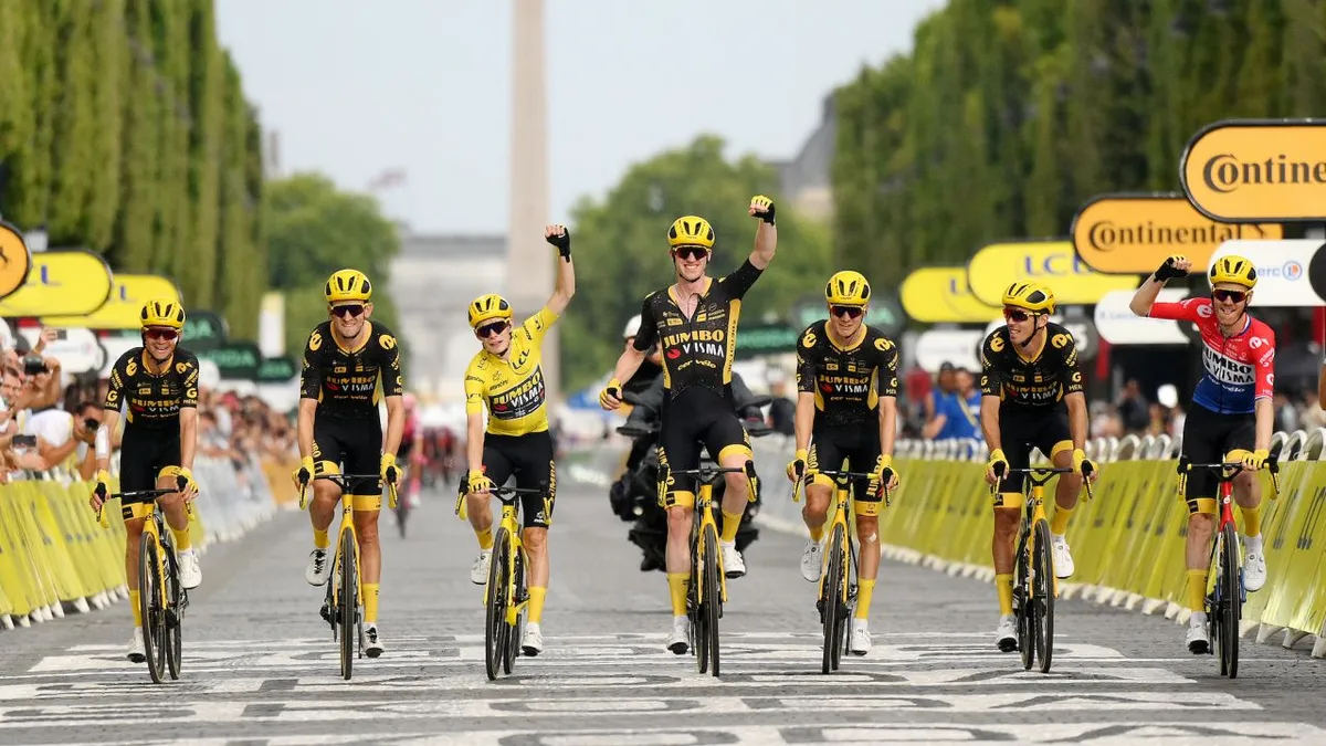 Jonas Vingegaard lần thứ 2 vô địch Tour de France - Ảnh 1. Jonas Vingegaard lần thứ 2 vô địch Tour de France - Ảnh 1.
