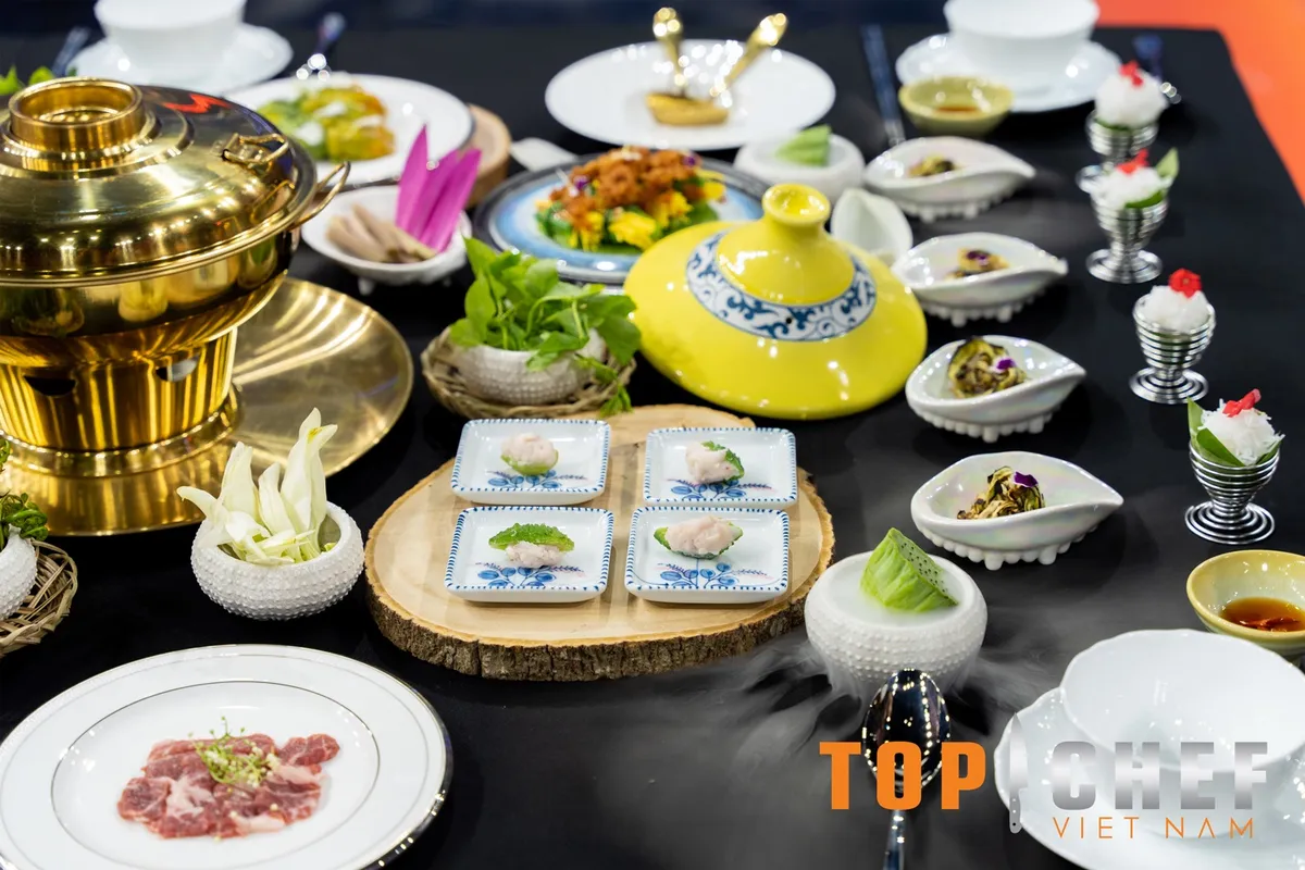 Top Chef - Tập 7: Quỳnh Anh Shyn trầm trồ trước món lẩu Việt với nước dùng trên 3 vị - Ảnh 10.