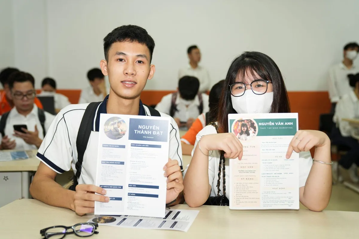 Job Fair 2023 mang lại hàng nghìn cơ hội việc làm cho sinh viên - Ảnh 2.