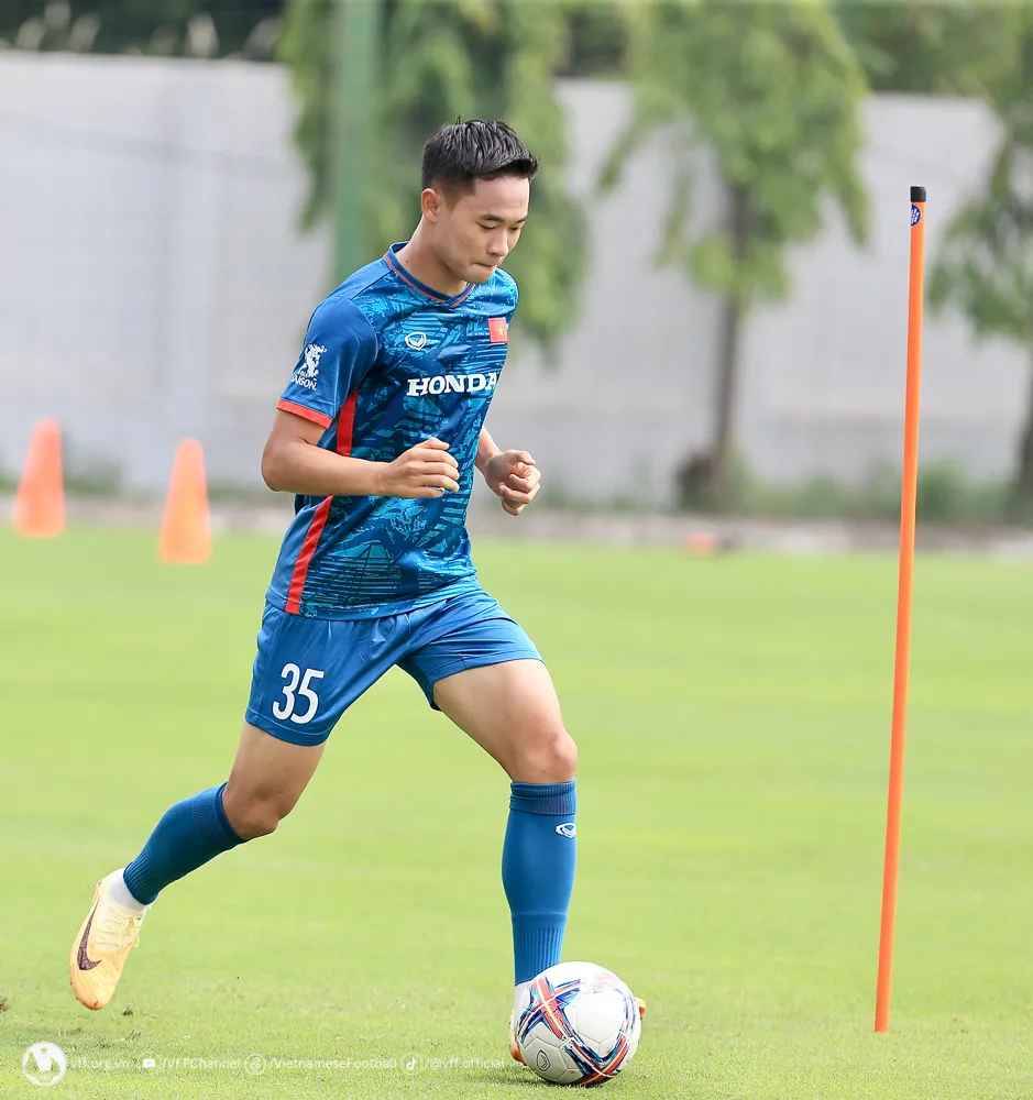 ĐT U23 Việt Nam hứng khởi trong buổi đầu tập luyện, chuẩn bị cho giải Đông Nam Á - Ảnh 3.