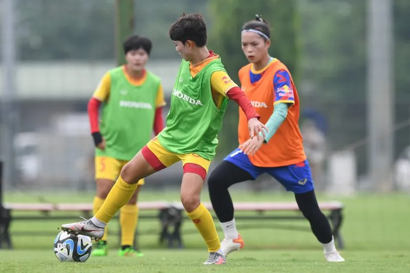 HLV Mai Đức Chung: ĐT nữ Việt Nam chuẩn bị kỹ lưỡng cho World Cup - Ảnh 2. HLV Mai Đức Chung: ĐT nữ Việt Nam chuẩn bị kỹ lưỡng cho World Cup - Ảnh 2.