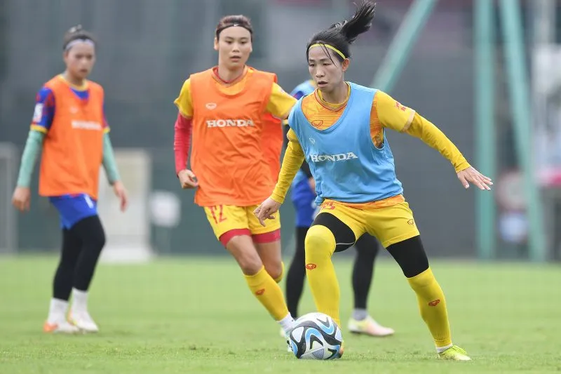 HLV Mai Đức Chung: ĐT nữ Việt Nam chuẩn bị kỹ lưỡng cho World Cup - Ảnh 1. HLV Mai Đức Chung: ĐT nữ Việt Nam chuẩn bị kỹ lưỡng cho World Cup - Ảnh 1.