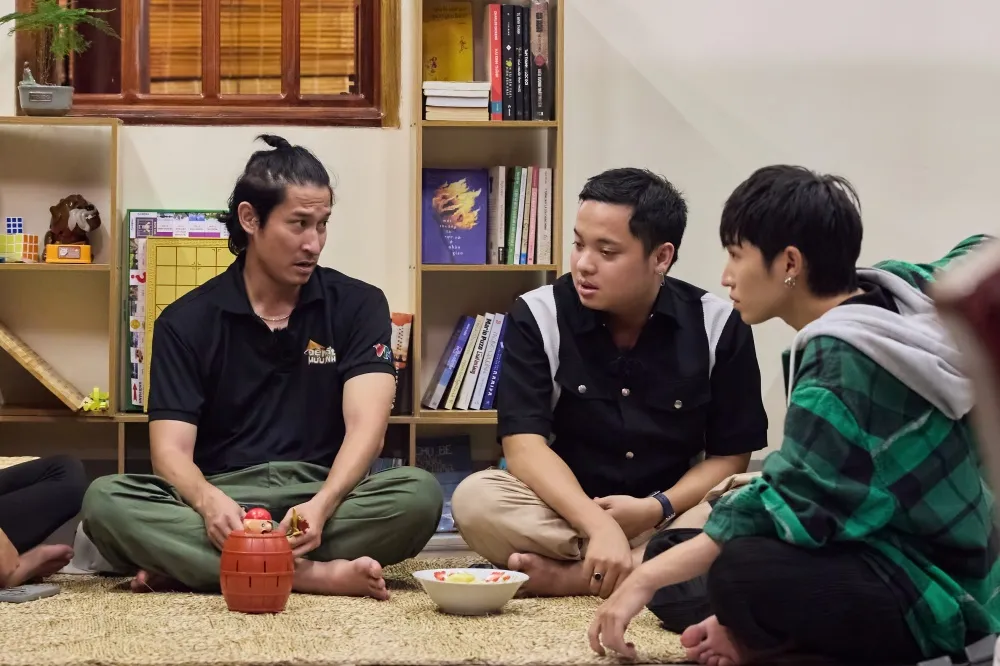 Huy Kh&aacute;nh - Quang H&ugrave;ng MasterD lội b&ugrave;n, h&aacute;i sen cả ng&agrave;y được trả lương 20 ng&agrave;n đồng  - Ảnh 5.