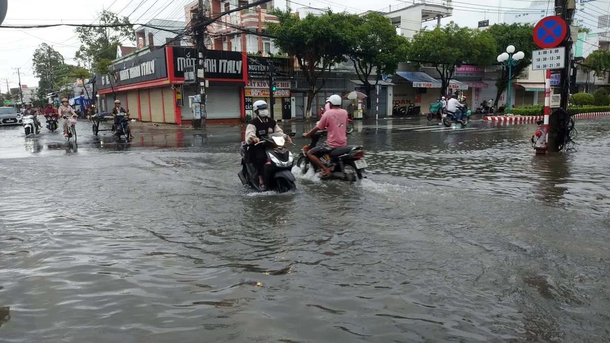 Mưa lớn gây thiệt hại ở Tây Nguyên, Nam Bộ - Ảnh 2.