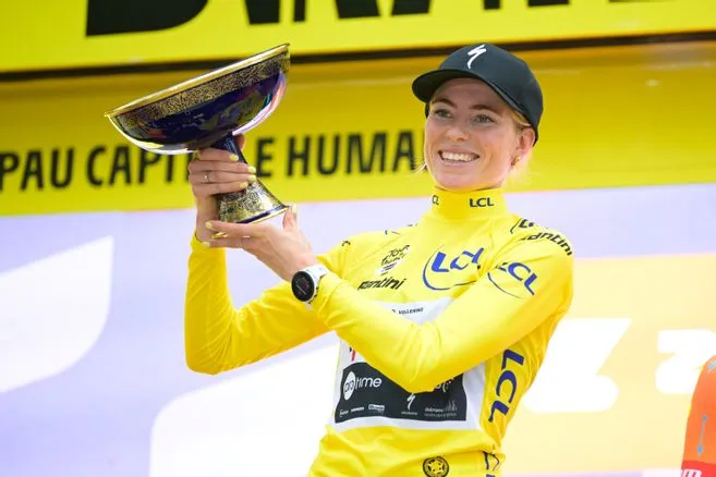 Demi Vollering gi&agrave;nh &aacute;o v&agrave;ng chung cuộc Tour de France nữ 2023 - Ảnh 1.