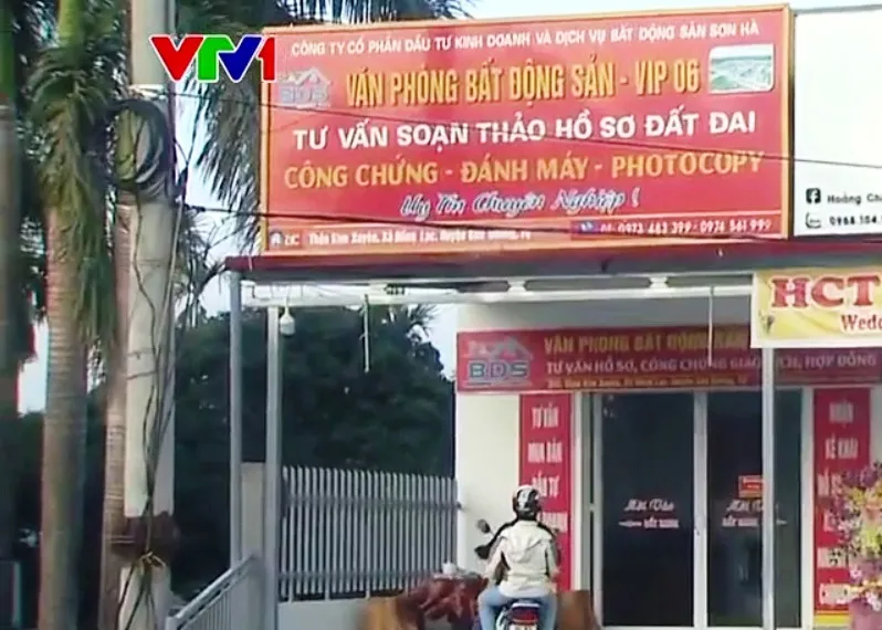 Khởi tố Chủ tịch UBND x&atilde; Tam Đa li&ecirc;n quan vụ t&aacute;ch sổ đỏ - Ảnh 3.