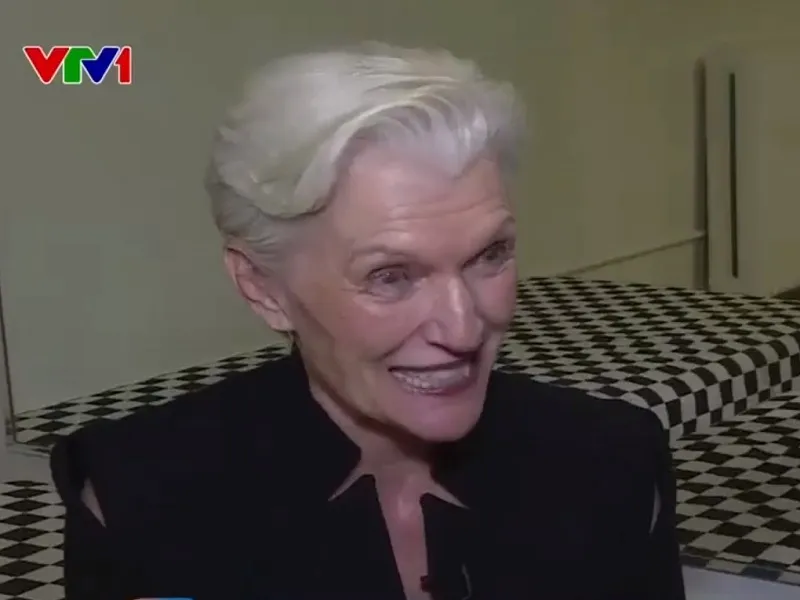 Ch&acirc;n dung người mẹ đa t&agrave;i của tỷ ph&uacute; Elon Musk - Ảnh 1.