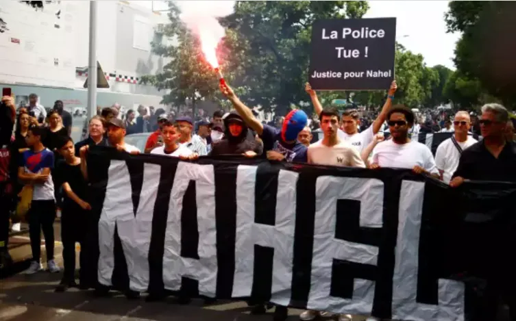 Liên hợp quốc kêu gọi Pháp điều tra đầy đủ về vụ cảnh sát bắn chết thiếu niên Nahel M. - Ảnh 1. Liên hợp quốc kêu gọi Pháp điều tra đầy đủ về vụ cảnh sát bắn chết thiếu niên Nahel M. - Ảnh 1.