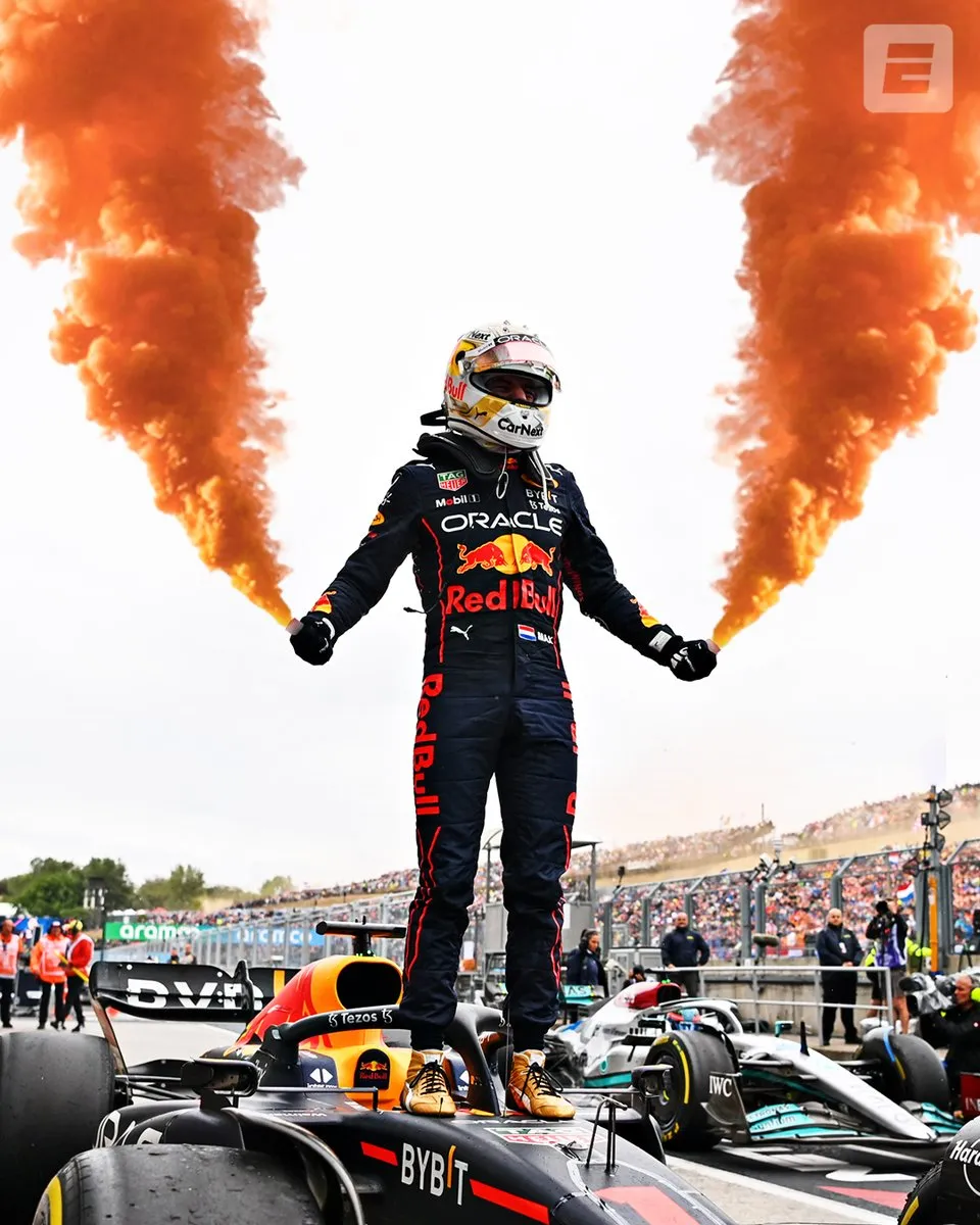 Max Verstappen giành chiến thắng ngoạn mục tại GP Anh - Ảnh 1. Max Verstappen giành chiến thắng ngoạn mục tại GP Anh - Ảnh 1.