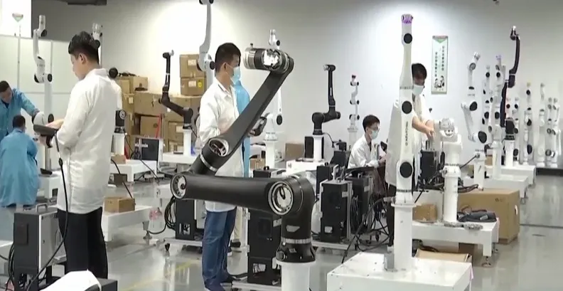 Trung Quốc đầu tư mạnh cho nghi&ecirc;n cứu v&agrave; ph&aacute;t triển c&ocirc;ng nghệ - Ảnh 2.